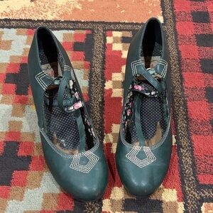 Betty Page Mary Jane green pin up heel